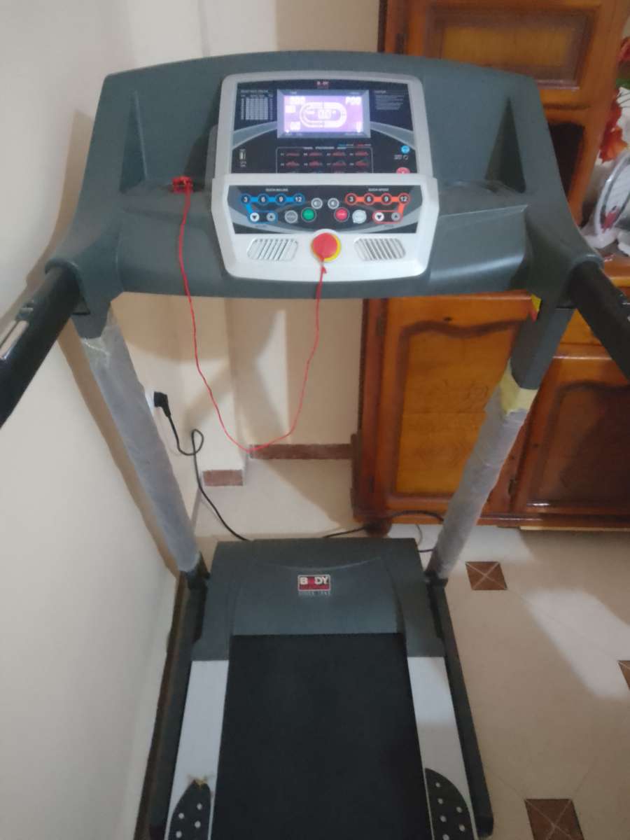 طابي كهربائي جهاز الركض الكهربائي