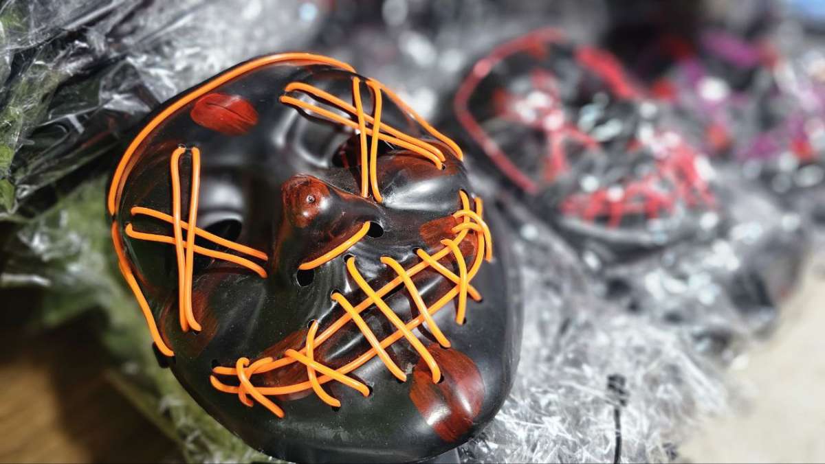 أقنعة تنكرية ليلية