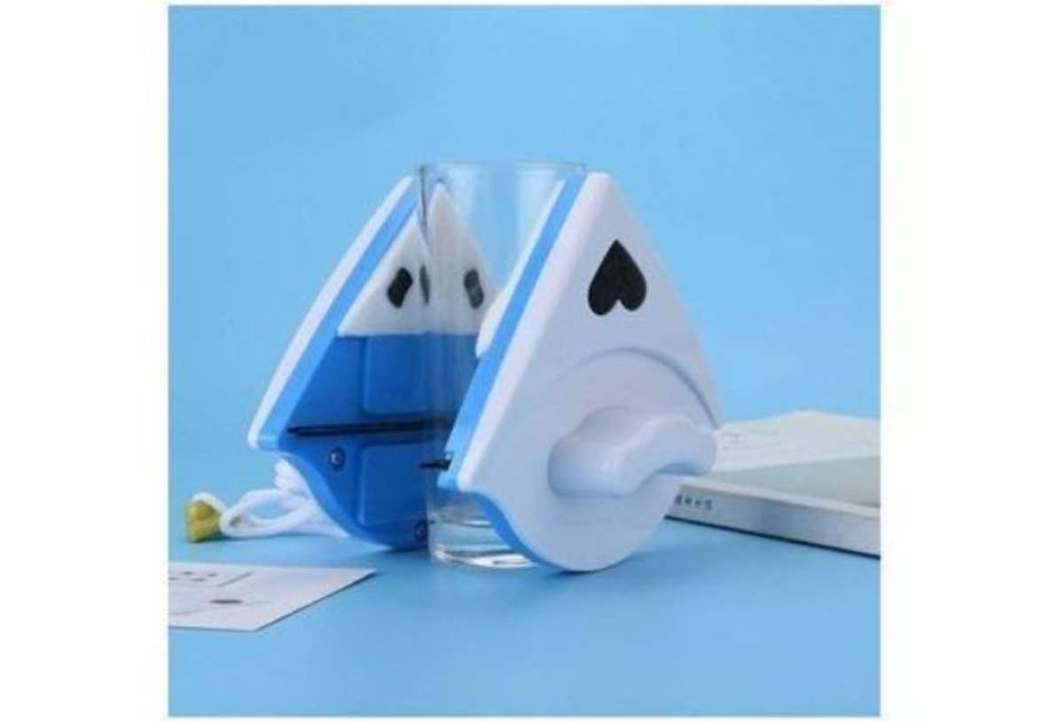 مغسلة النوافذ المغناطيسية