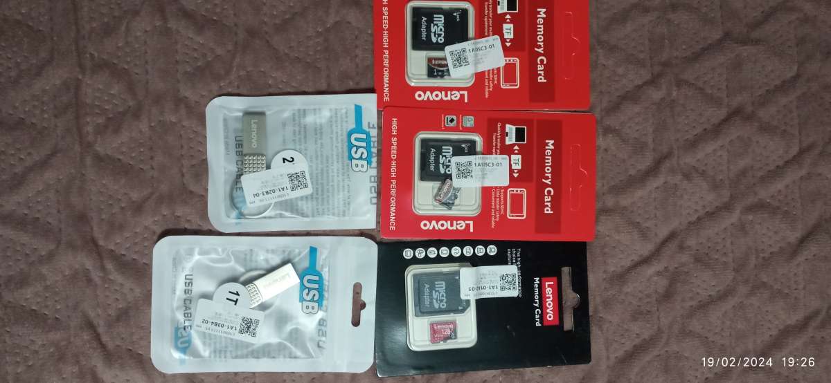 فلاش ديسك مع كارت ميموار 1و 2 تيرابيت