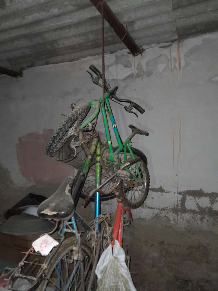 عندي  2 بيسيكلات  للبيع شويا خسهم خدمة خفيفة