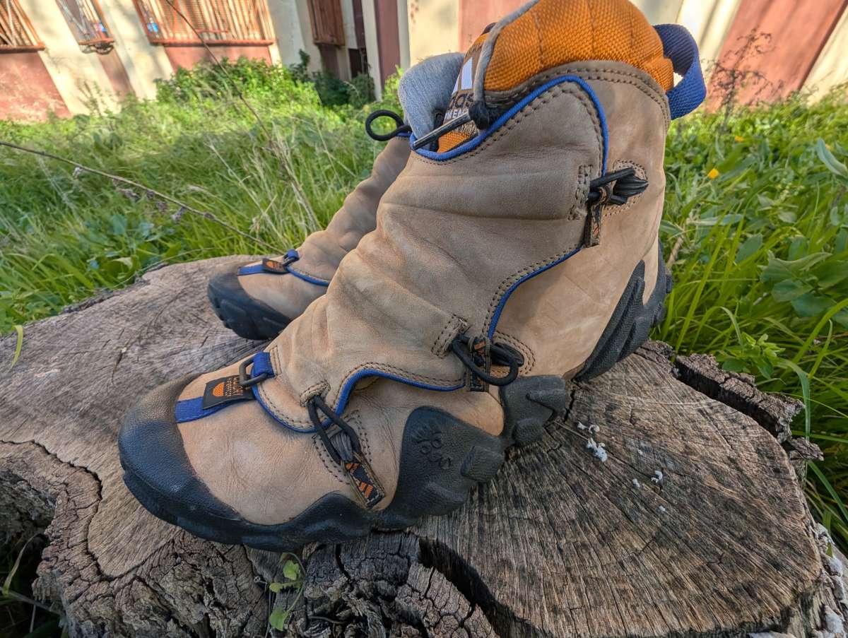 ADIDAS radlander EQT pantone IE6124