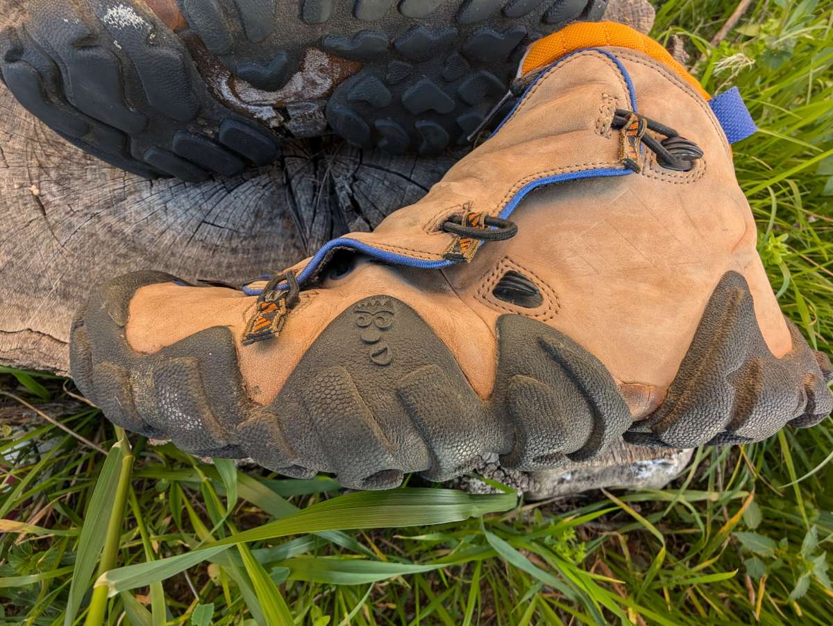 ADIDAS radlander EQT pantone IE6124