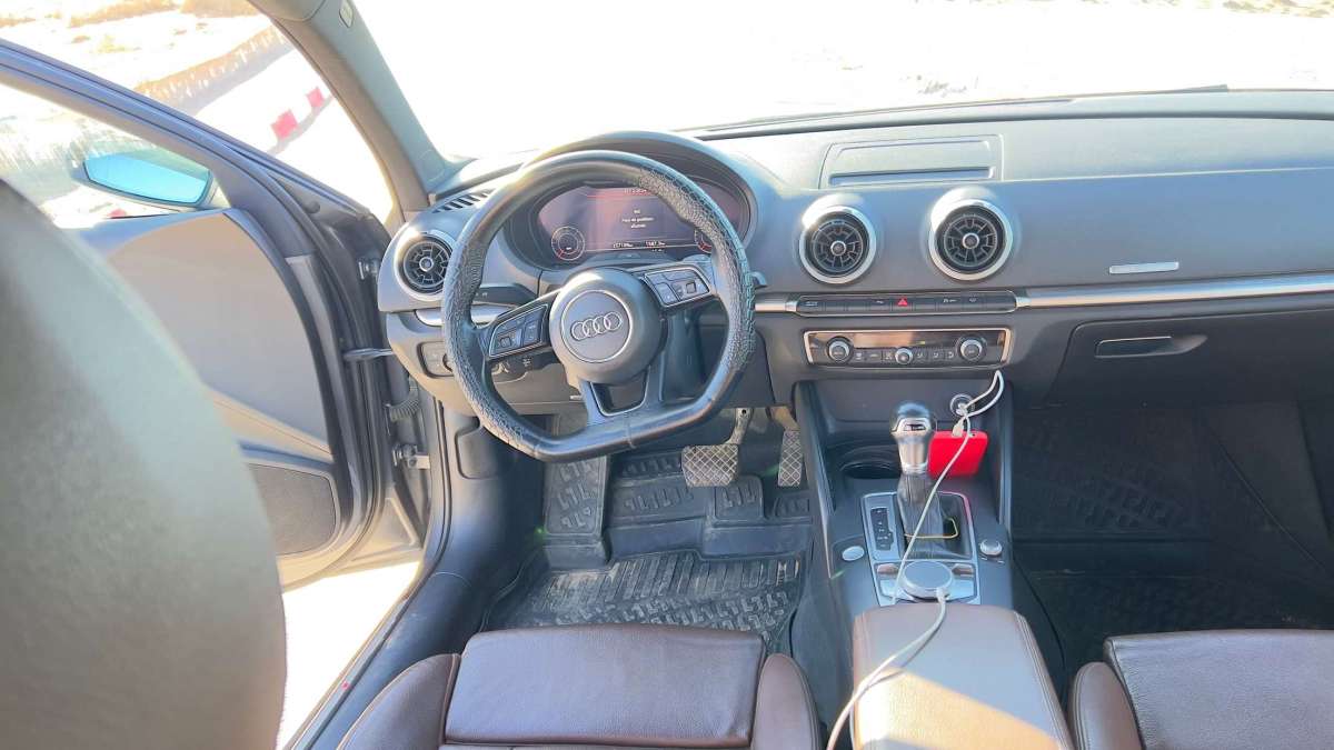 Audi A3 limousine 143 cheveux