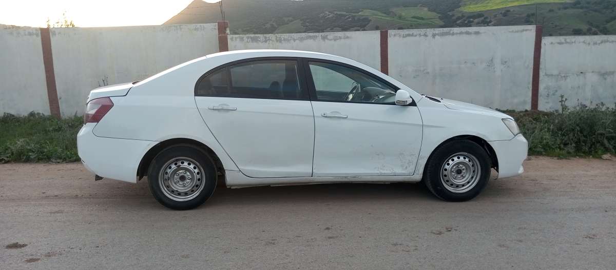 السلام عليكم سيارة مشاء الله الموتار مريفيزي جديد فيها باب ش