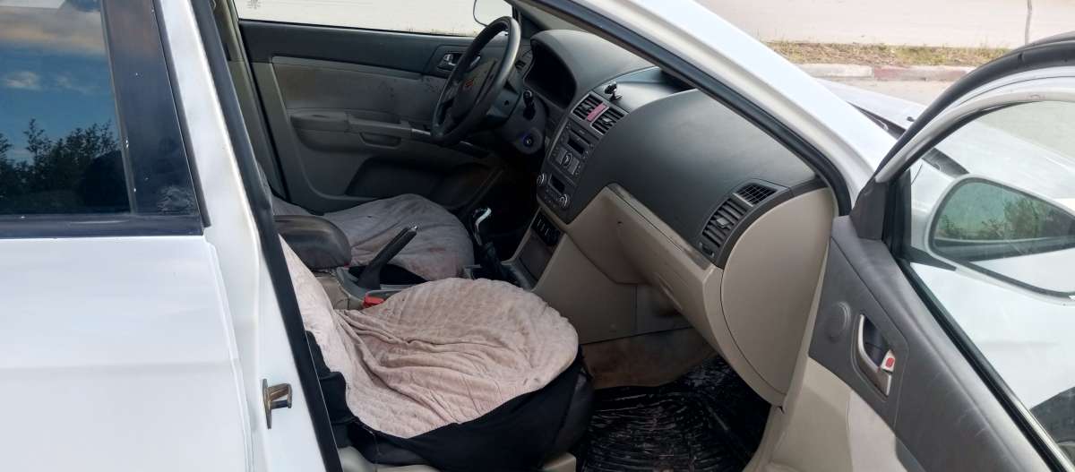 السلام عليكم سيارة مشاء الله الموتار مريفيزي جديد فيها باب ش