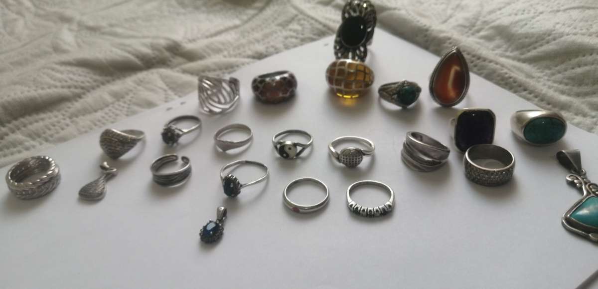 خواتم فضة من العقيق والكهرمان