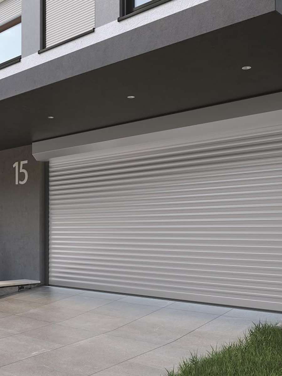 محلات طور الانجاز للبيع في موقع إستراتيجي بالقبة