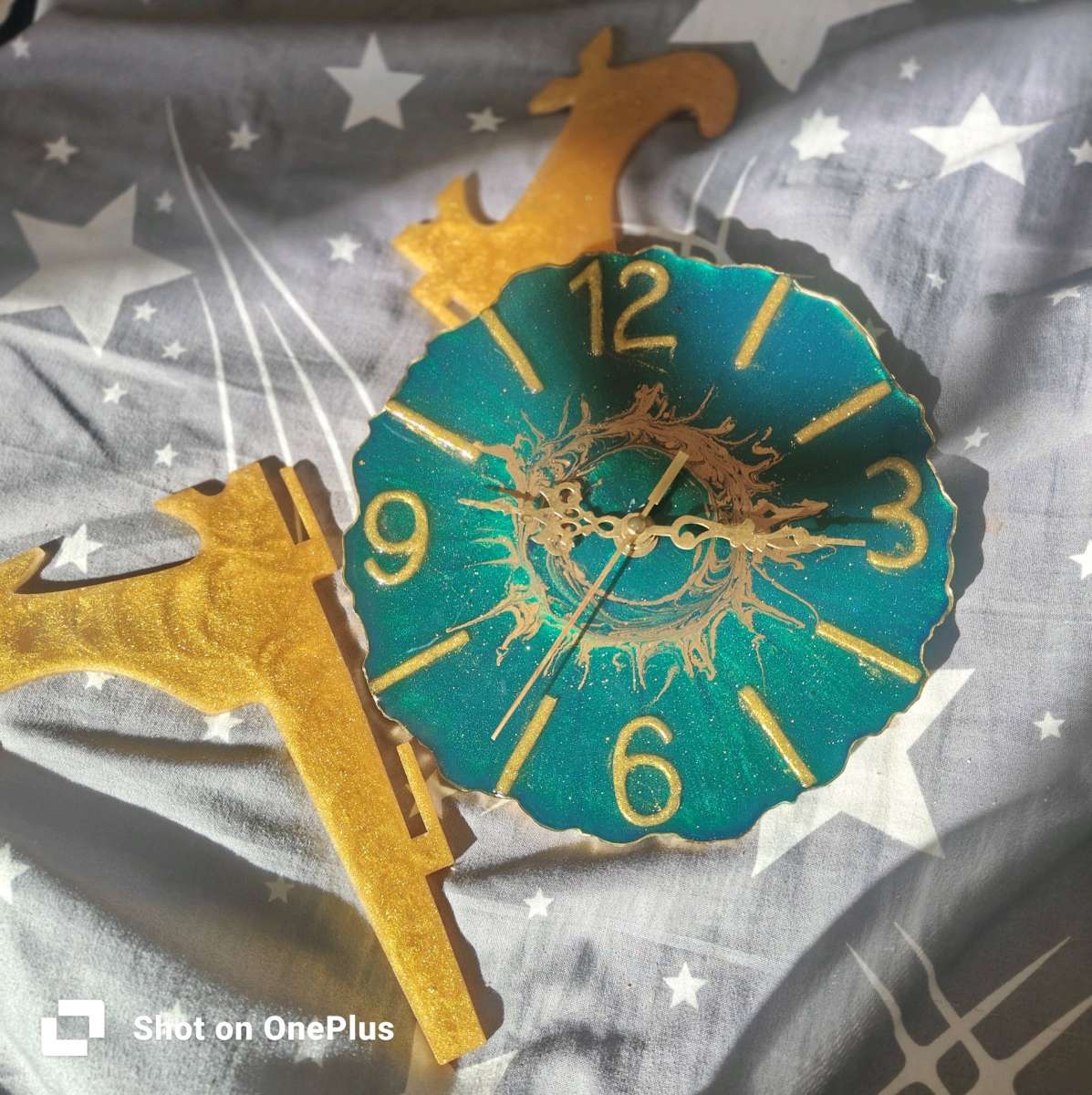 ساعة من الريزين ايبوكسي horloge murale en rsine