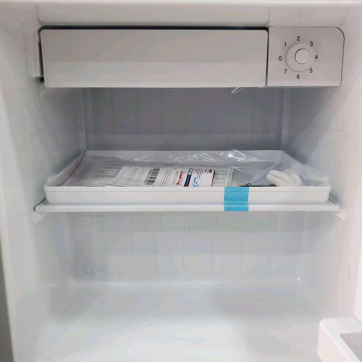 ثلاجة صغيرة