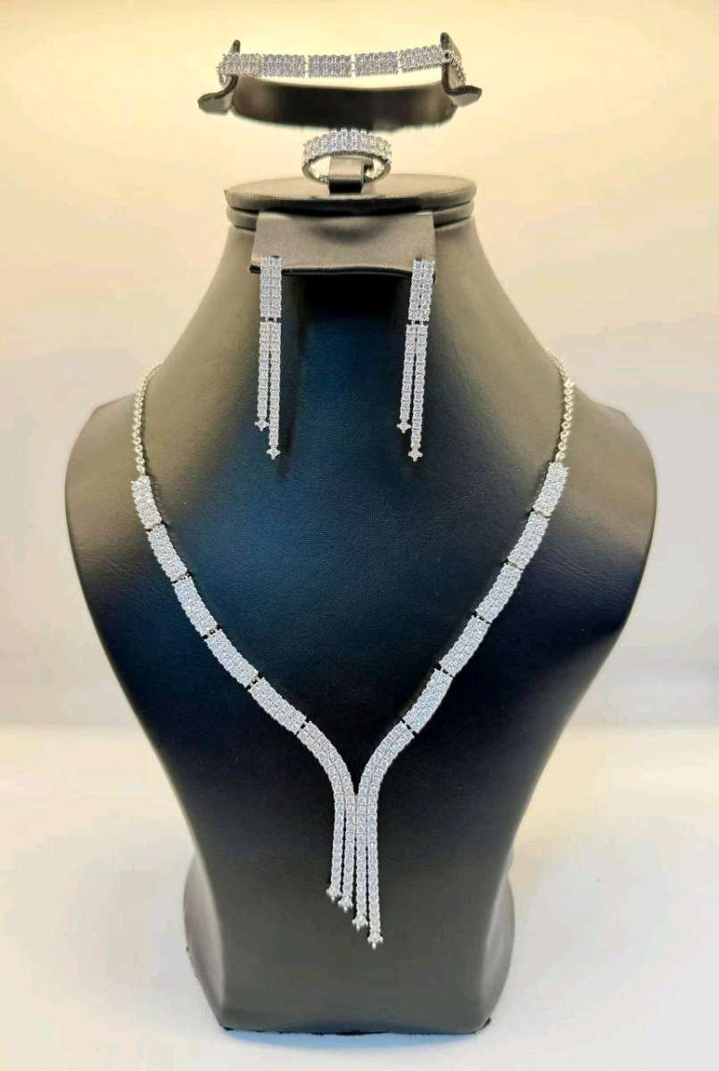 طقم البايرن لي راهو توندوس