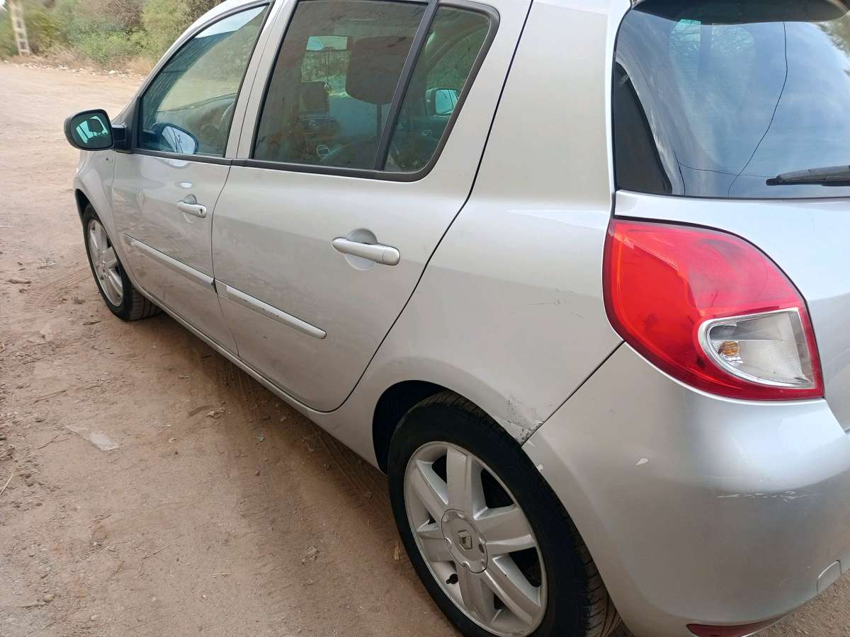 clio 3 faracha 0780959193