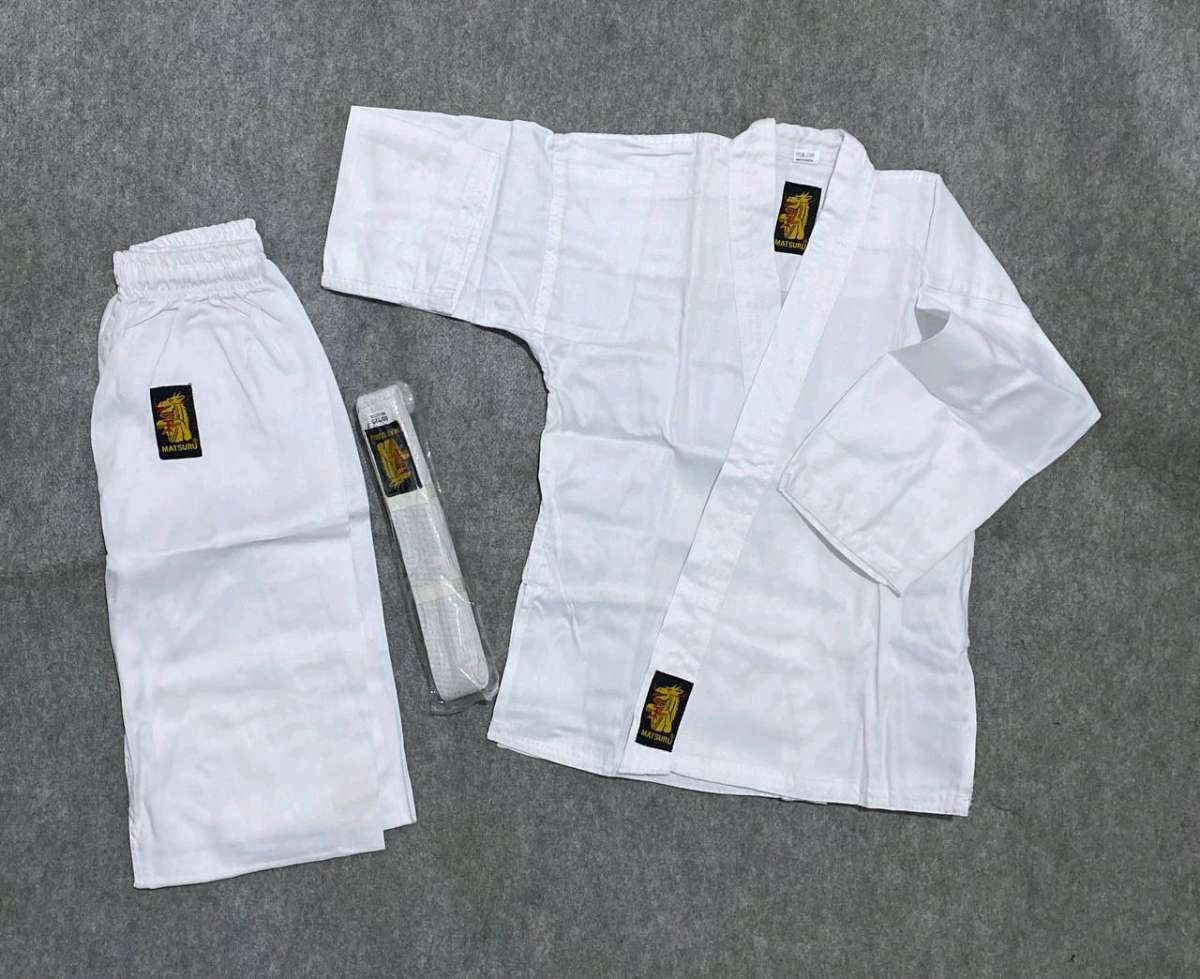 بدلات رياضية رجال ونساء