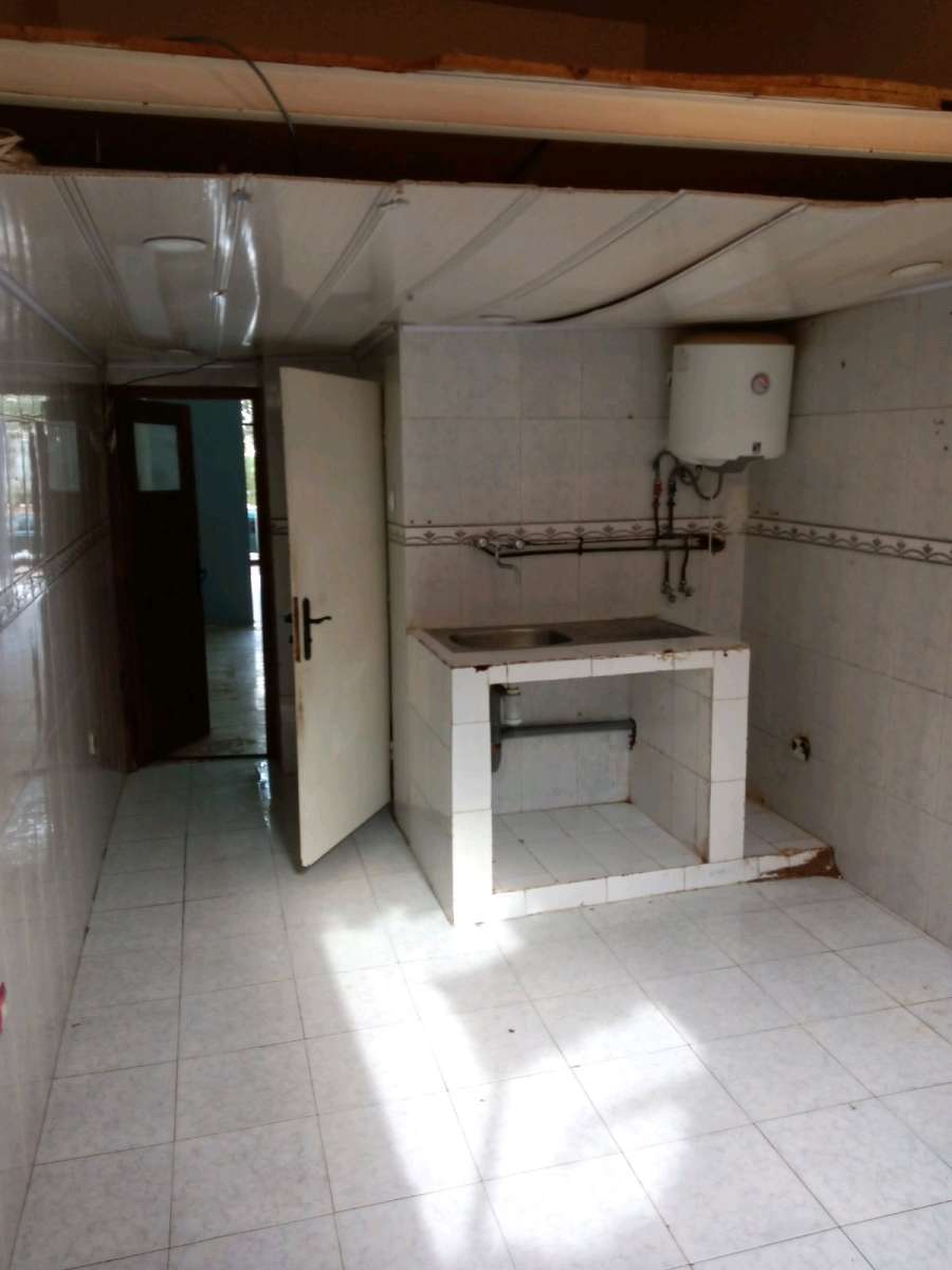 محل للبيع في عين النعجة