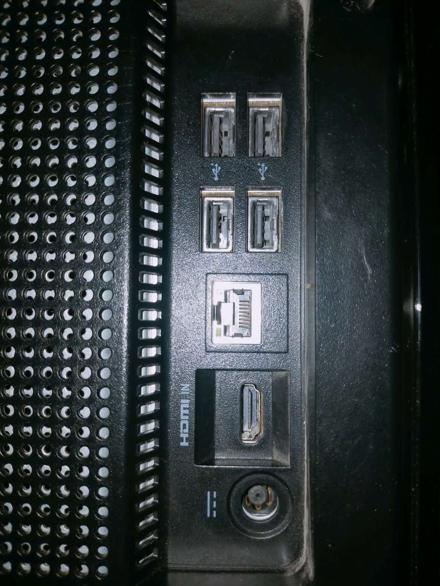 حاسوب مكتبي شاشة متصلة بلحاسوب packard bell