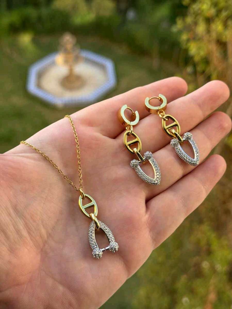 سنسلة للنساء