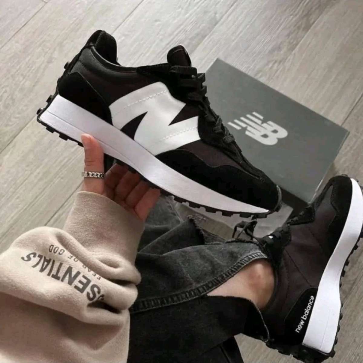 Chaussure new balance black SOLD Turk