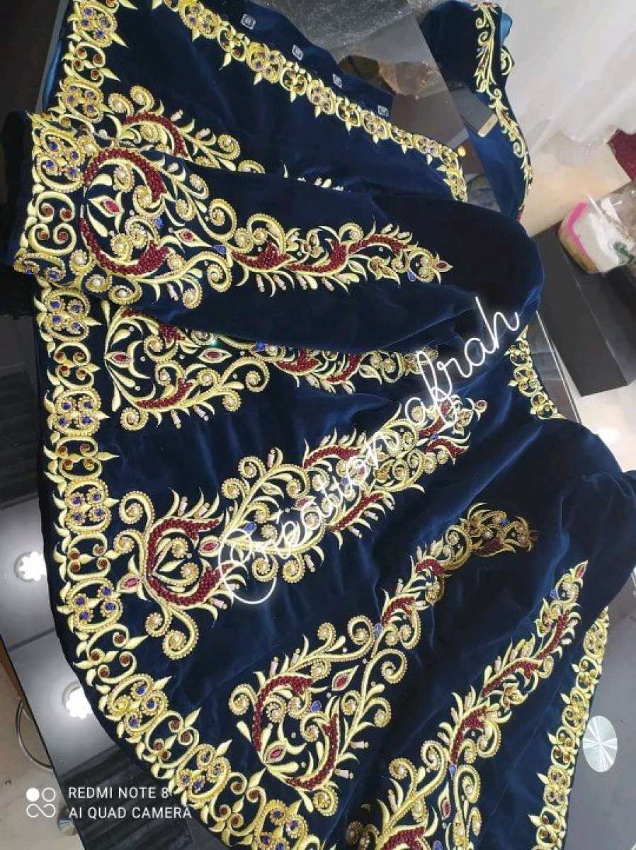 ملابس أعراس تقليدية للبيع وخياطة