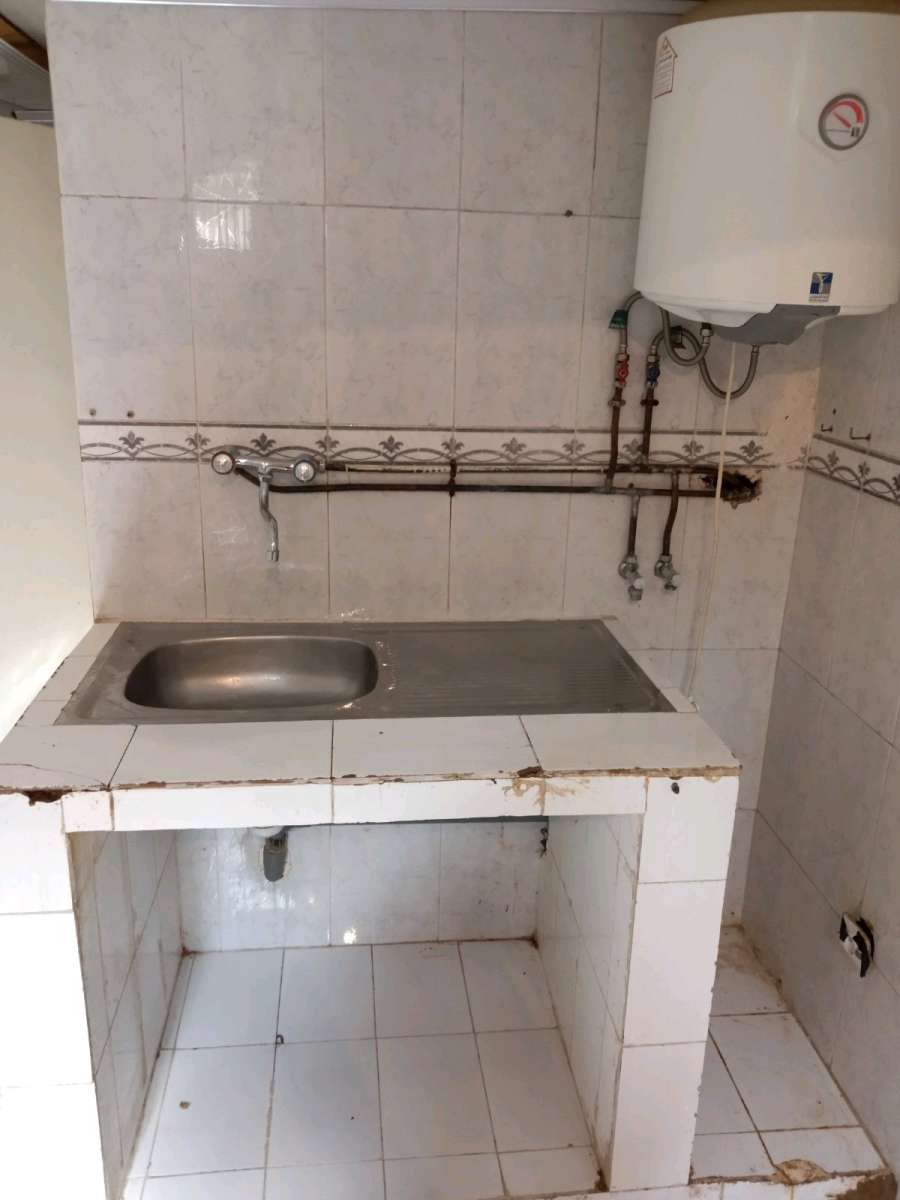 محل للبيع في عين النعجة