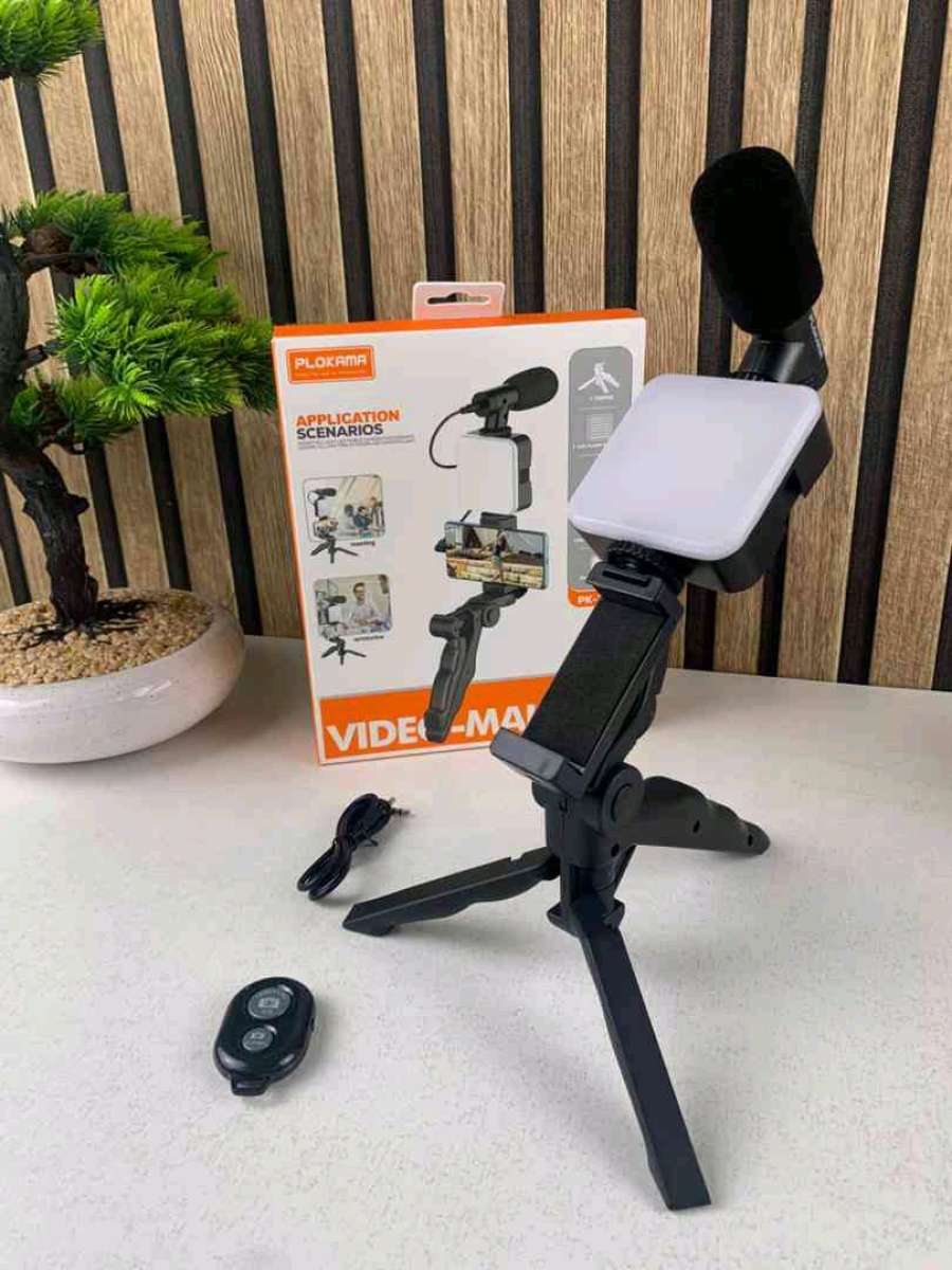 طقم تصوير إحترافي مع ميكروفون و إضاءة