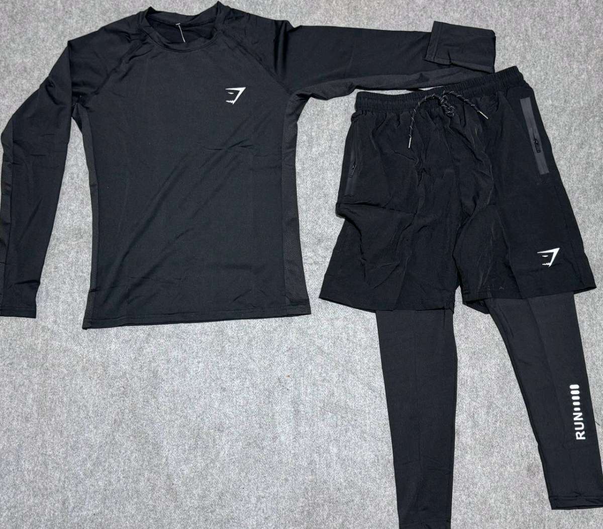 بدلات رياضية رجال ونساء