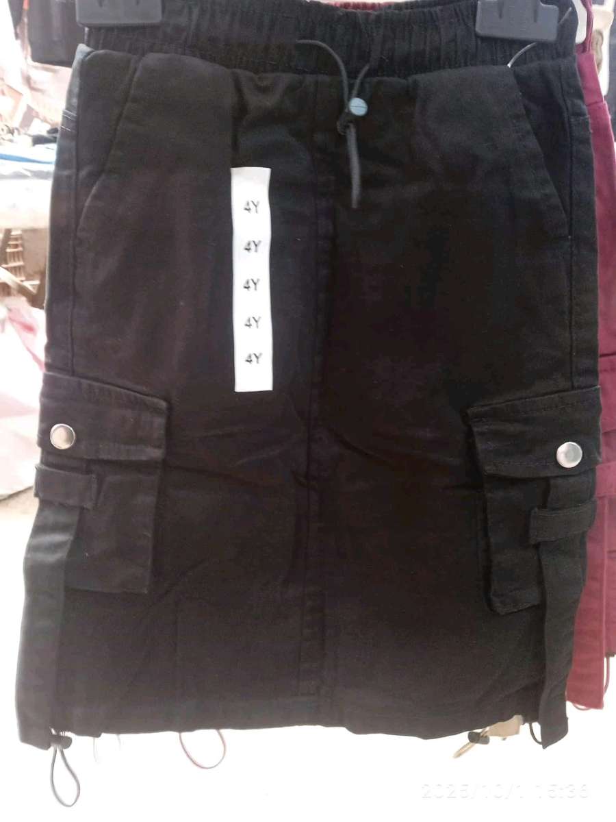 ملابس البنات الصغار