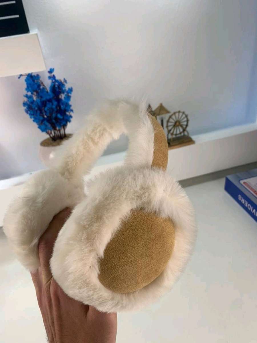 سماعات رأس دافئة