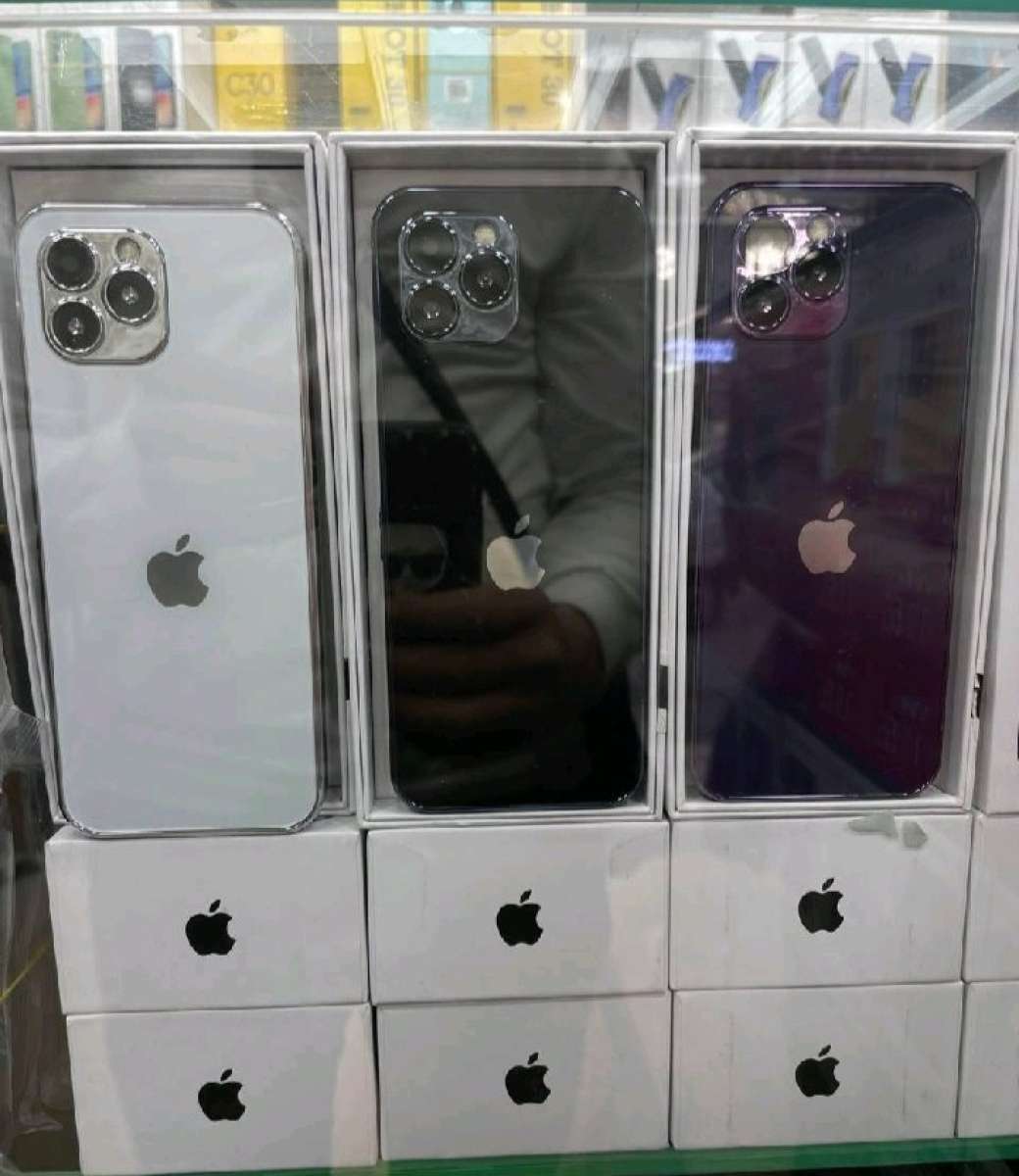 Tlphone iPhone 15 pro حطبة