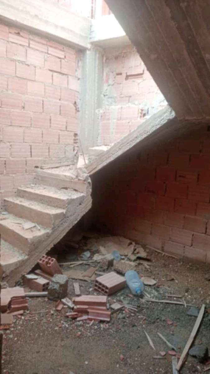 بيت 120 متر مربع نصف جاهز يحتوي على الكهرباء عرفي