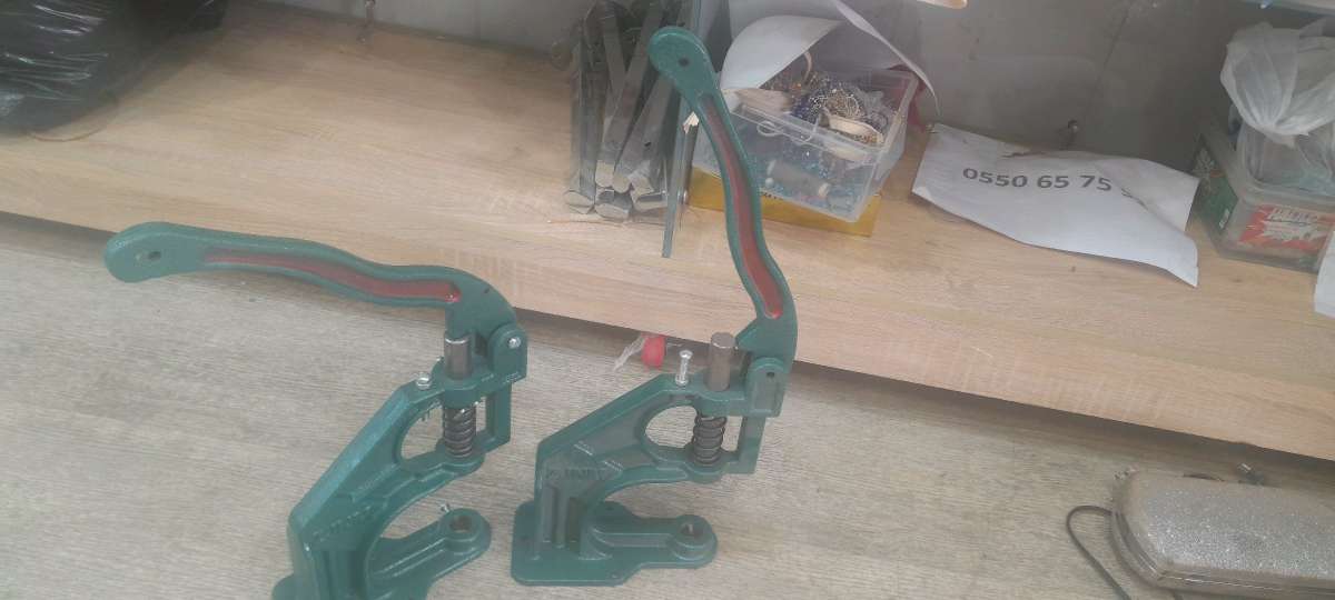 أدوات الخياطة والطرز