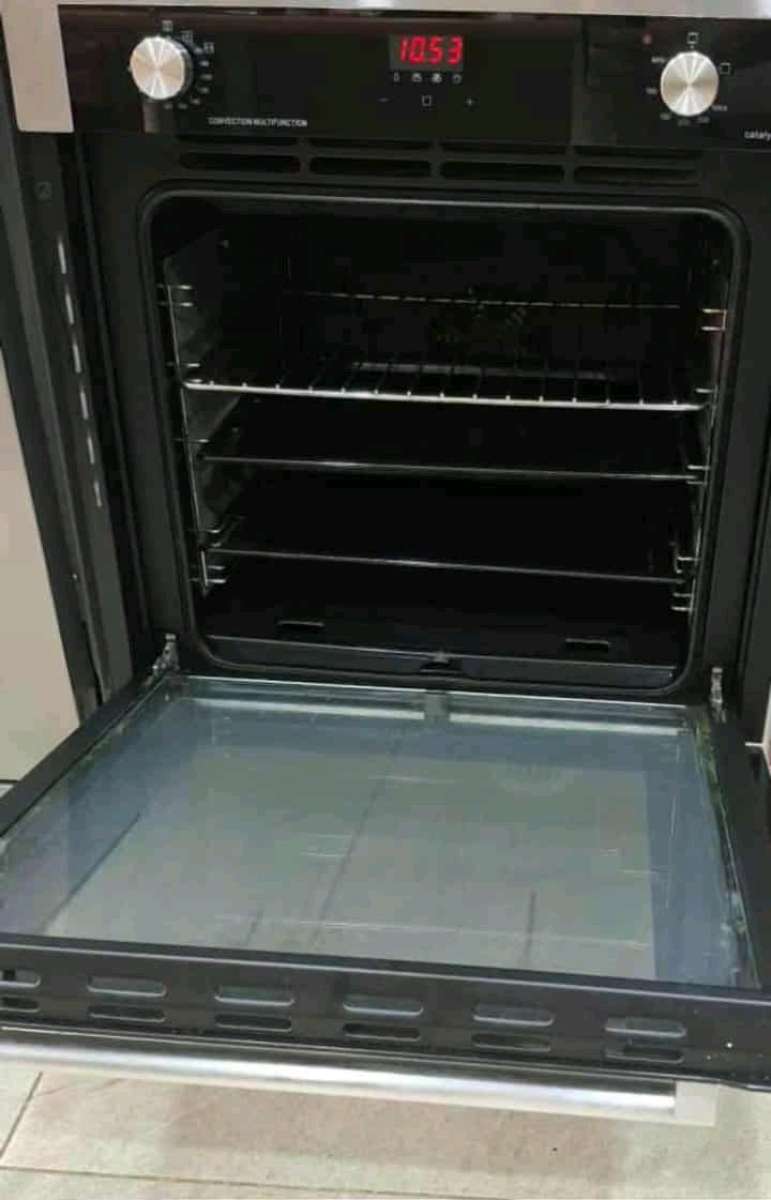 four encastrable Ariston