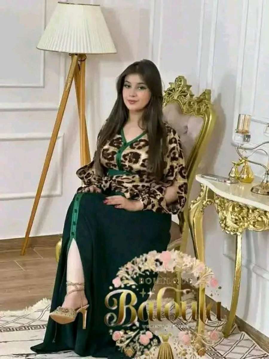 ملابس نسائية