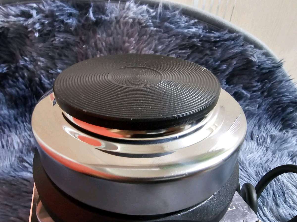 موقد عملي 500 واط  حجم صغير  آمن وسهل التنظيف