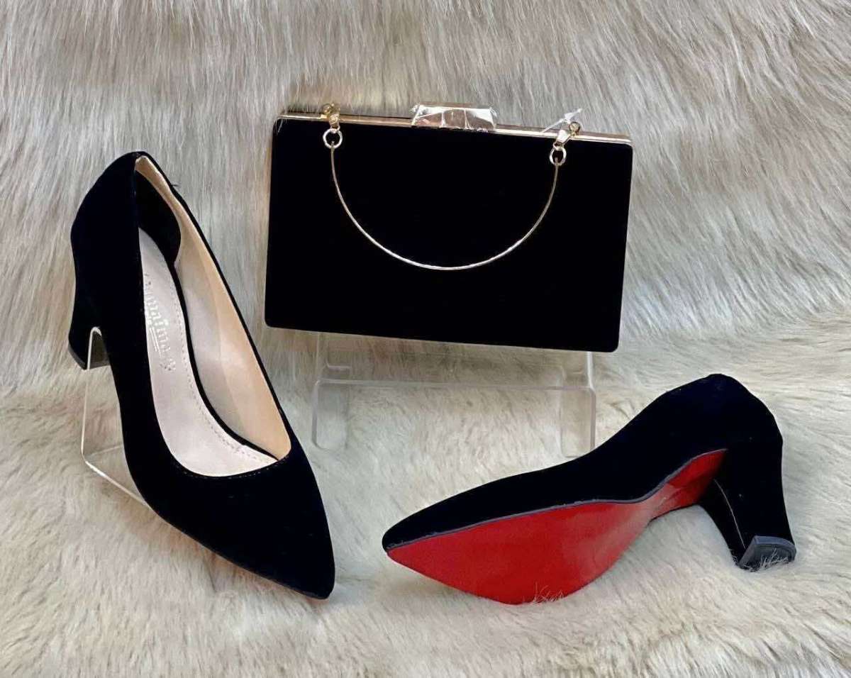 Escarpins En Daim Talons