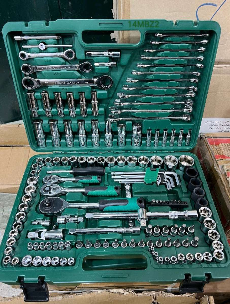 Caisse a outils 151 pieces