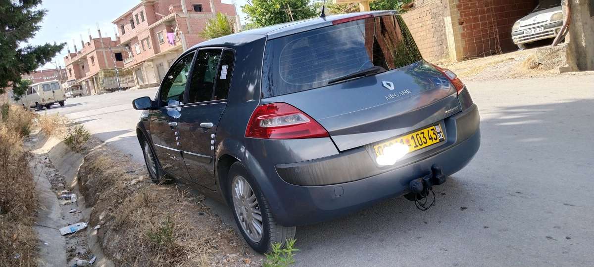 مقان 2لابسة كولش الله يبارك  للبيع والتبراز