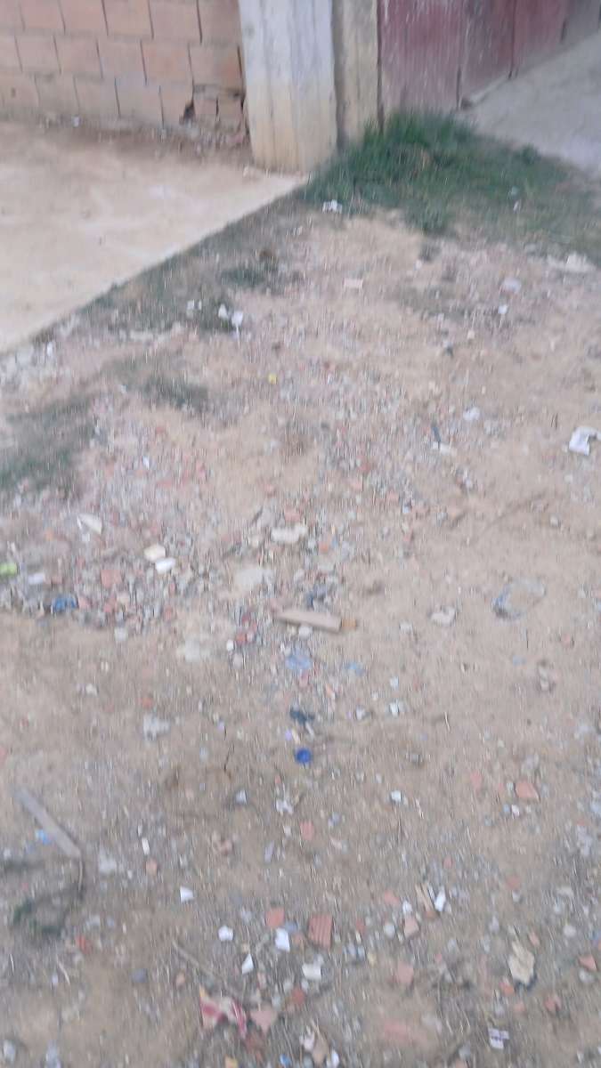 منزل ارضي مقسوم على قسمين