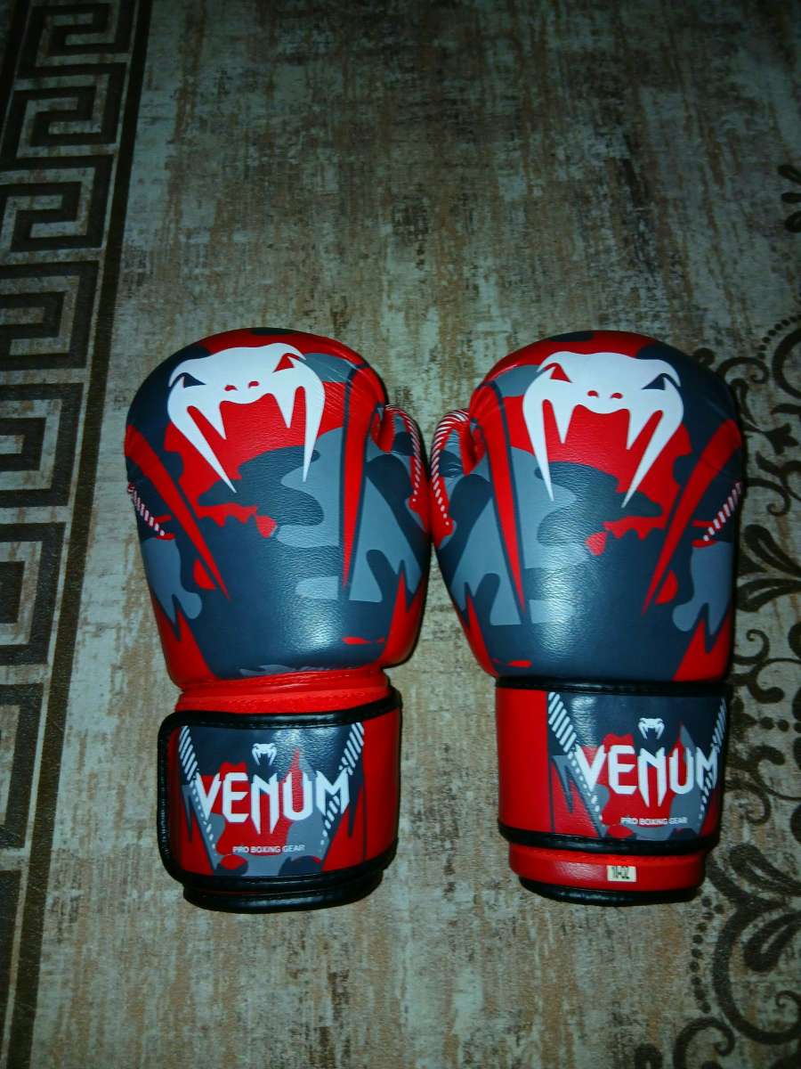 قفازات اليدين الخاصة بالكيك بوكسينغ