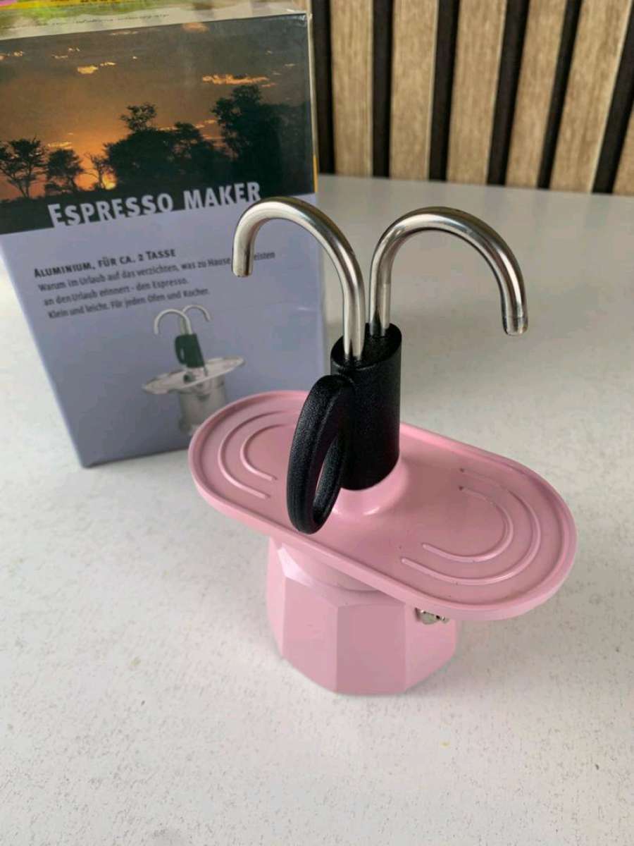 ماكينة تحضير القهوة إيسبريسو تصميم جميل