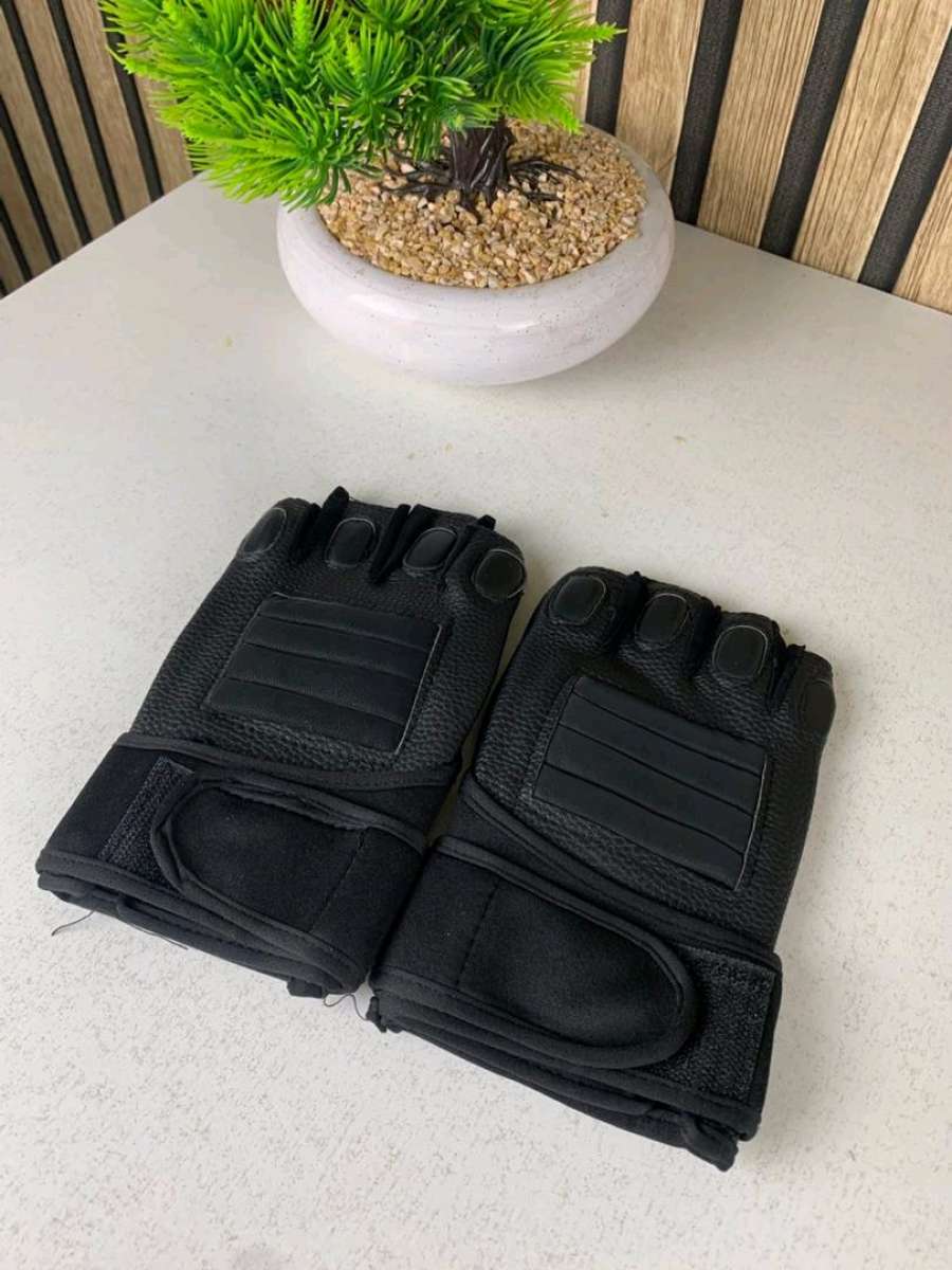 قفازات تكتيكية مضادة للانزلاق بنصف أصابع للدراجات النارية V3