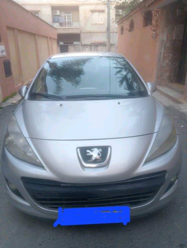 peugeot 207 essence 2012