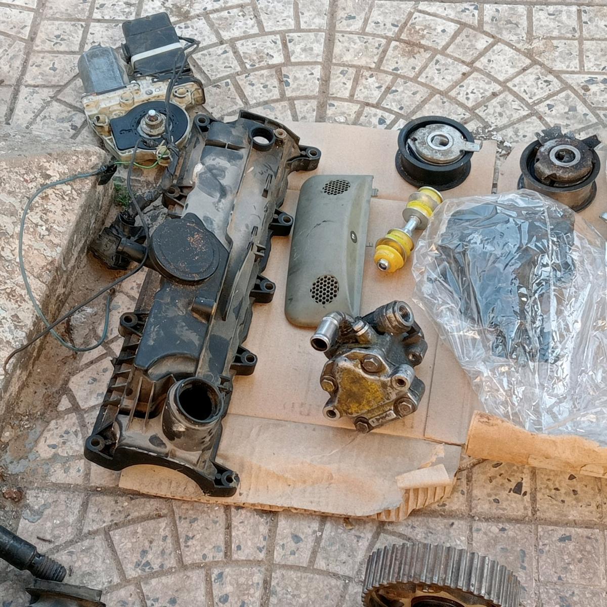 قطع غيار سيارة  قولف4 ورونو