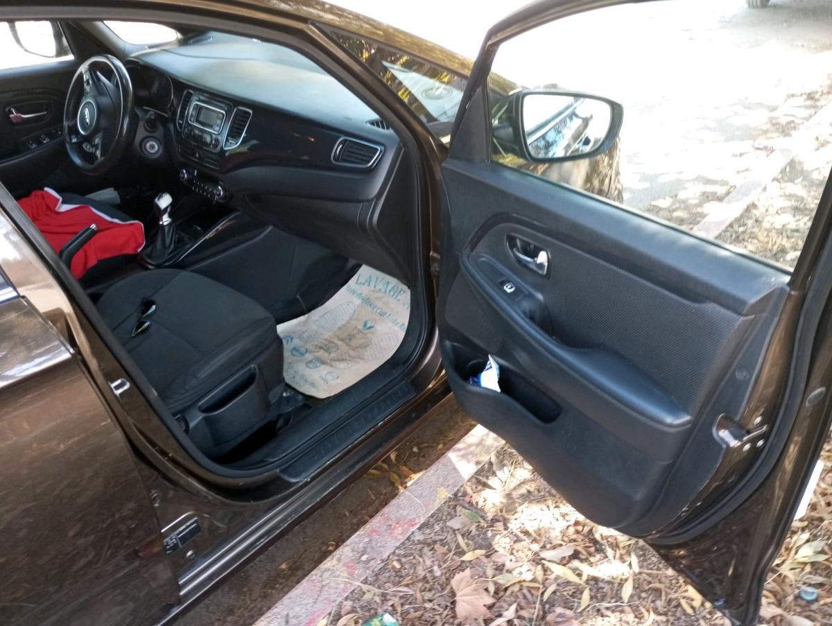 Kia carens 7places 17 crdi anne 2015