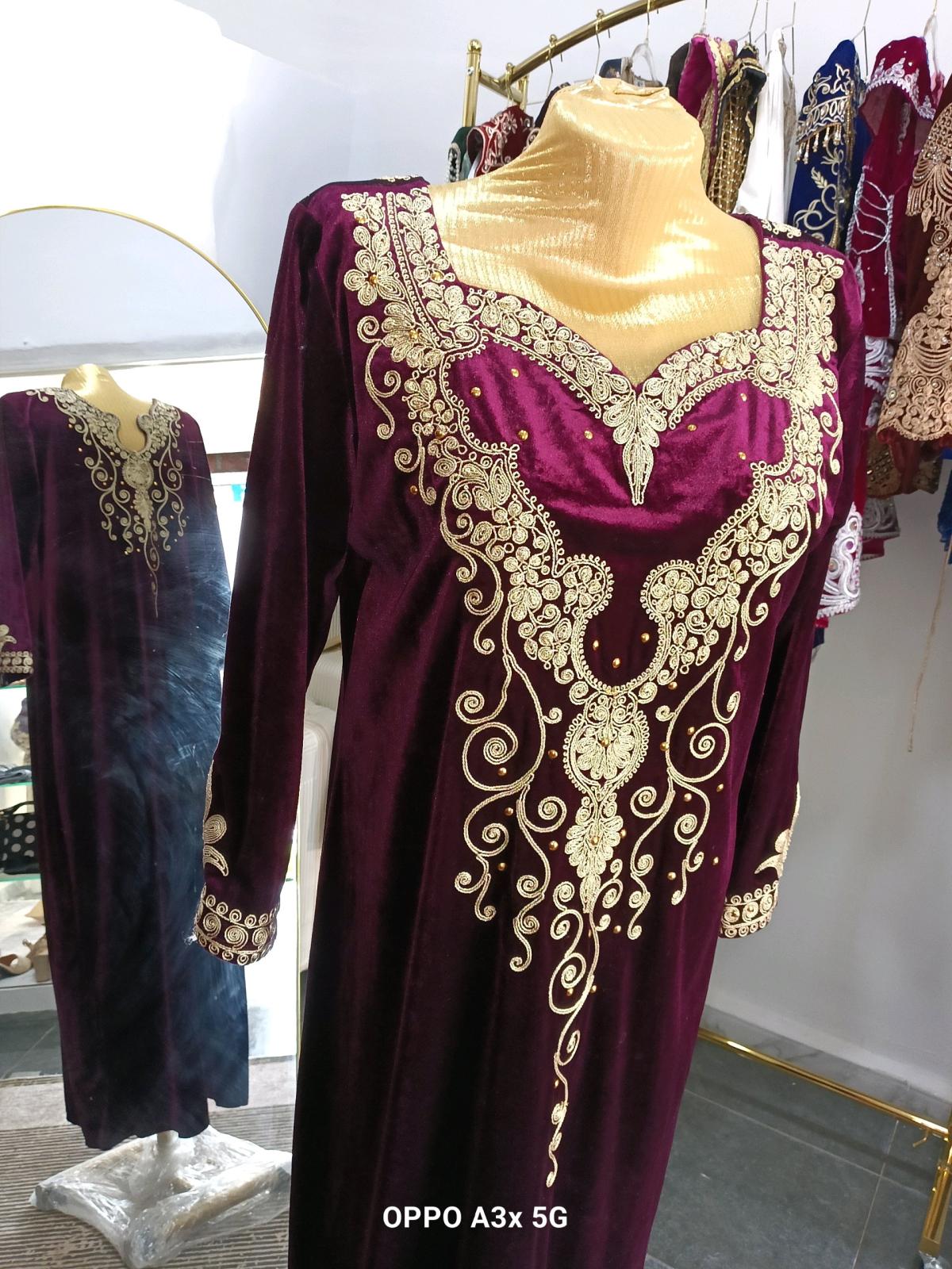 robe dhiver rouge et dore