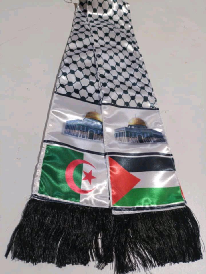 حامل العلم الوطني