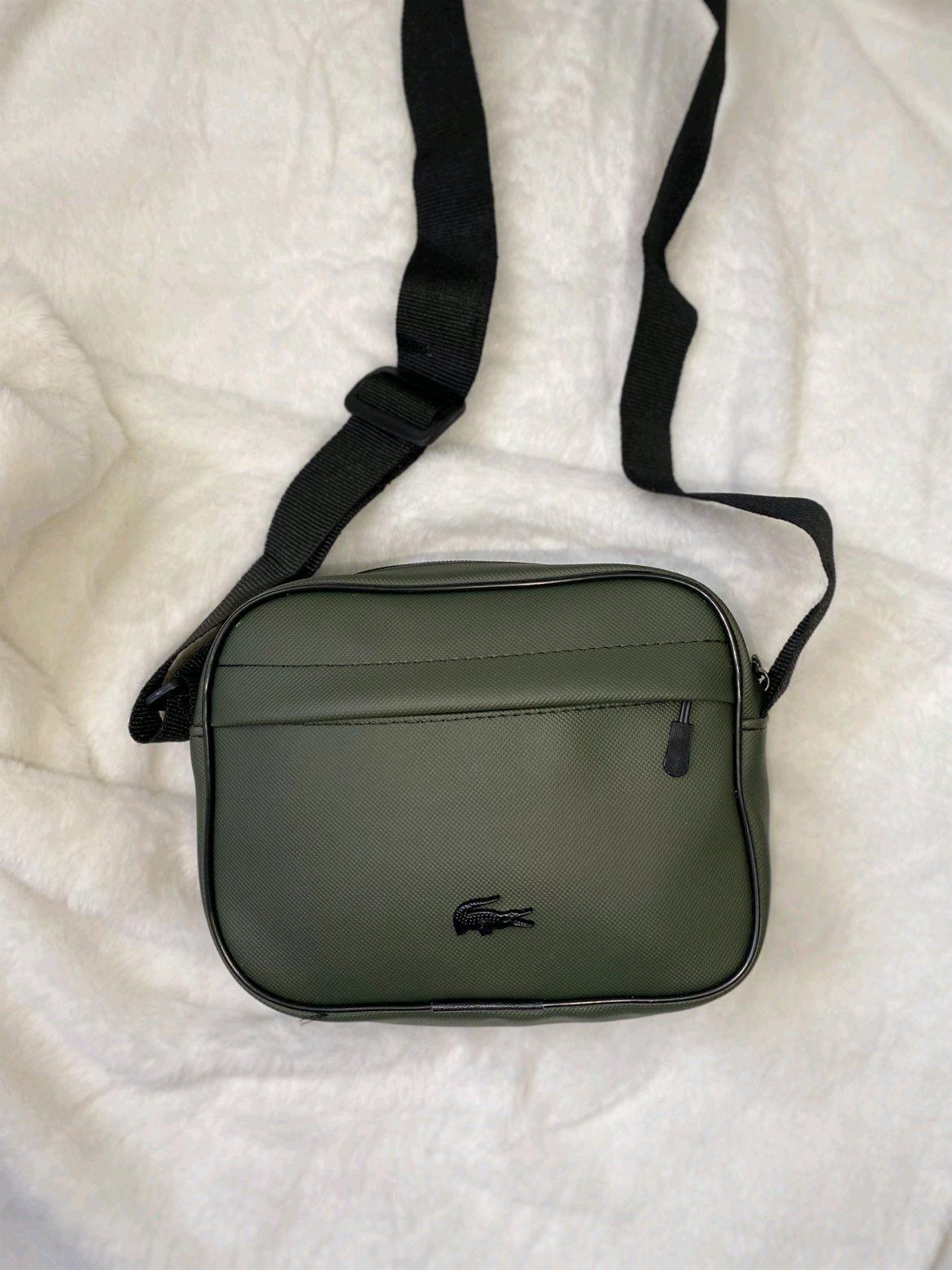 ساكوشات Lacoste