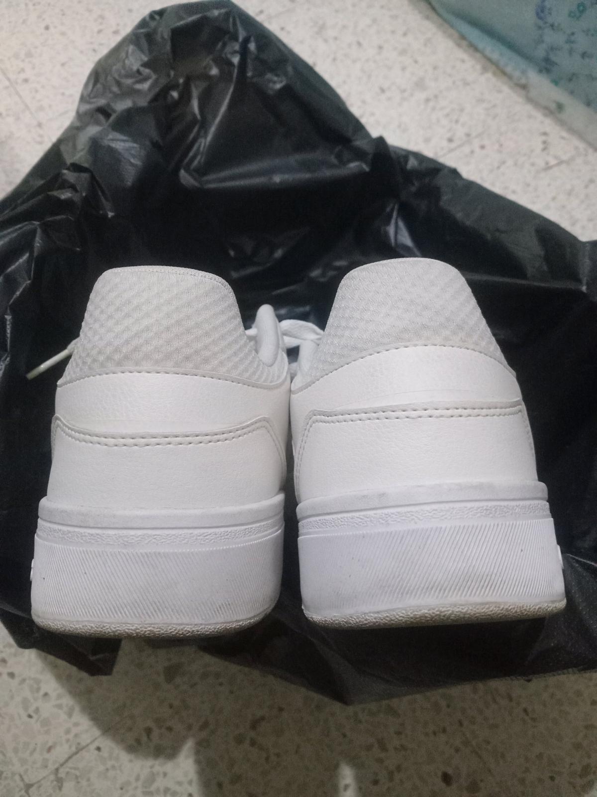 baskets hommes Adidas courtbeat blanche pointure 43