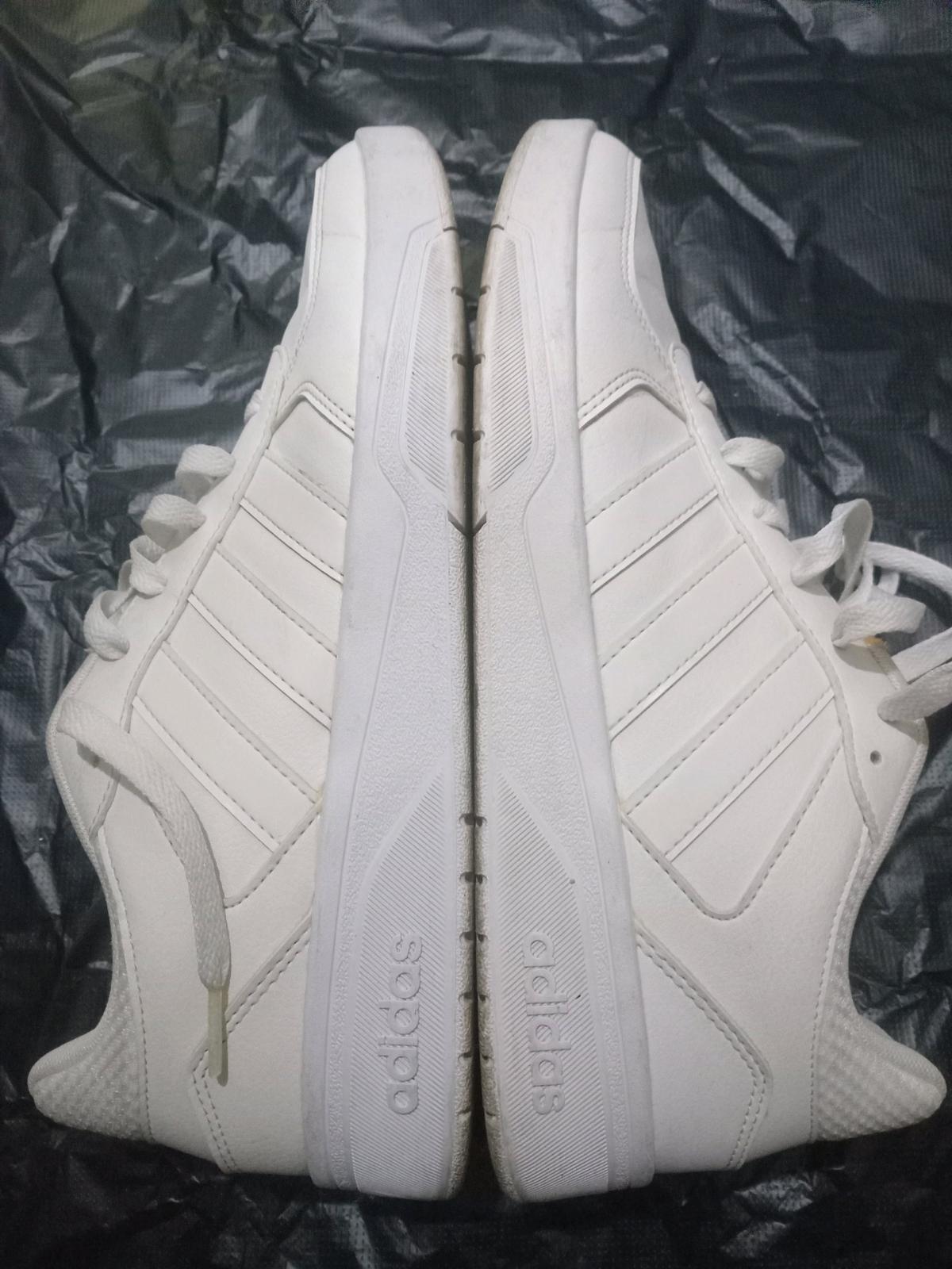 baskets hommes Adidas courtbeat blanche pointure 43