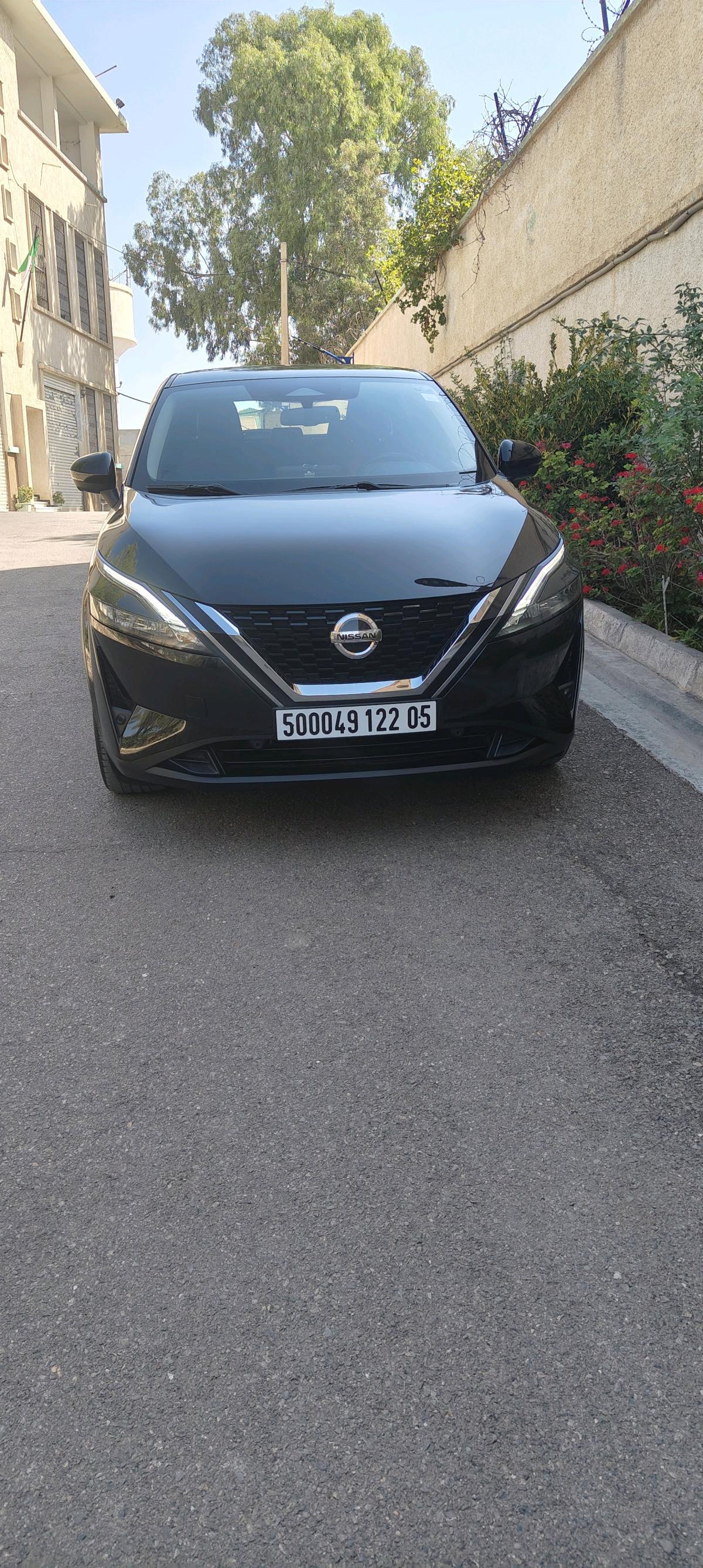 nissan Qashqai essence 13 TCE 140 machia 94000 boite manuel