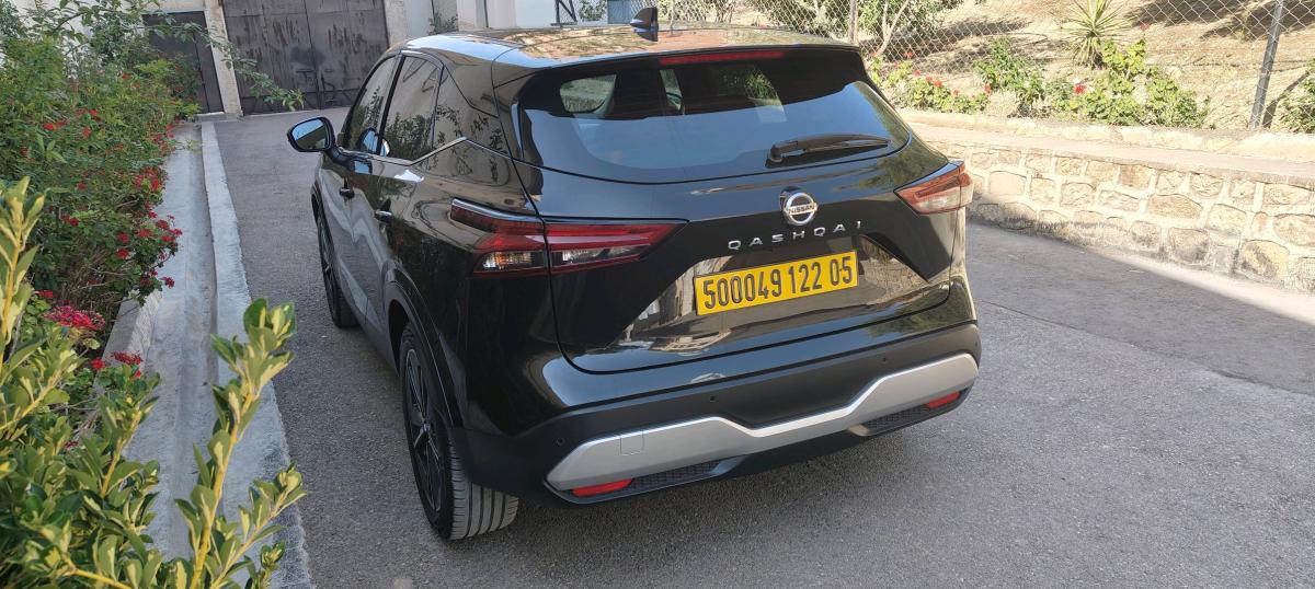 nissan Qashqai essence 13 TCE 140 machia 94000 boite manuel